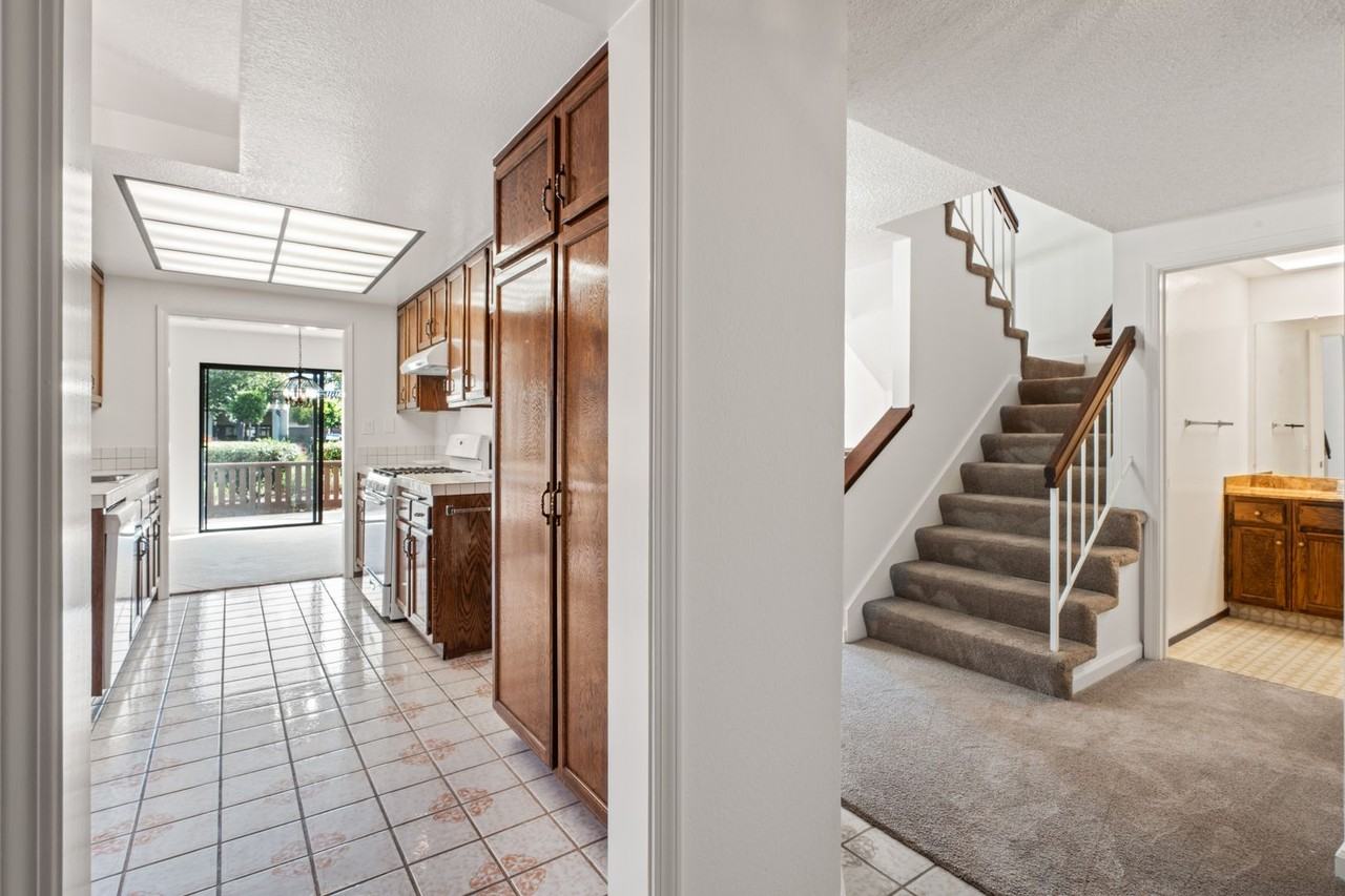 14408 Outrigger Drive - Photo 3 of 42