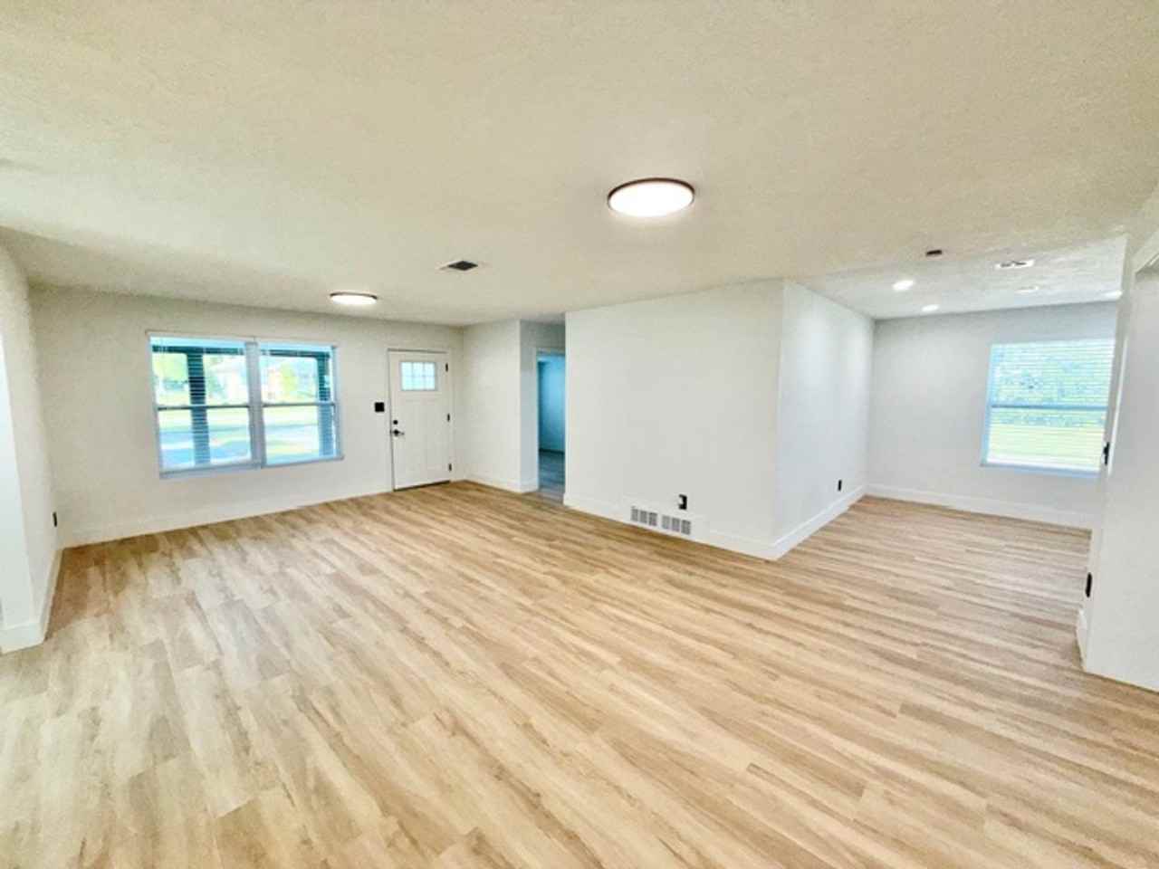 325 Burleigh Avenue - Photo 6 of 32