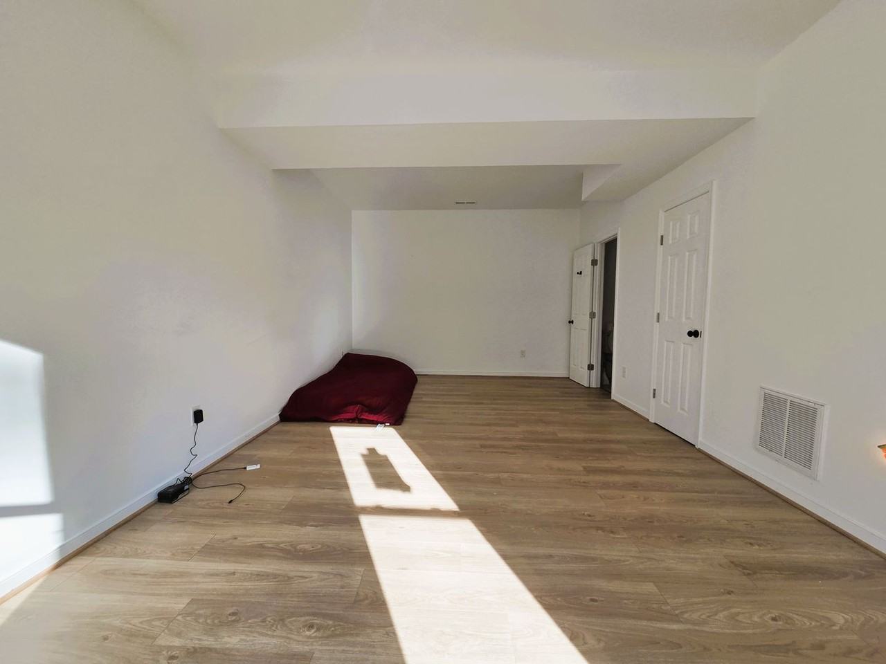 3704 Glenwood Avenue - Photo 3 of 35