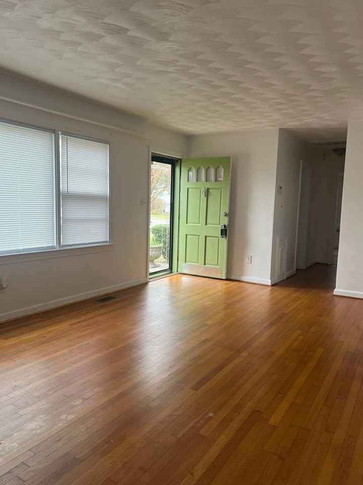 11 Markham Drive - Photo 3 of 21