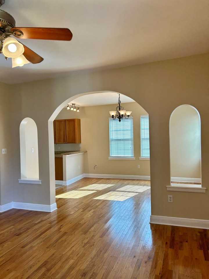 5619 Vicksburg St - Photo 3 of 15