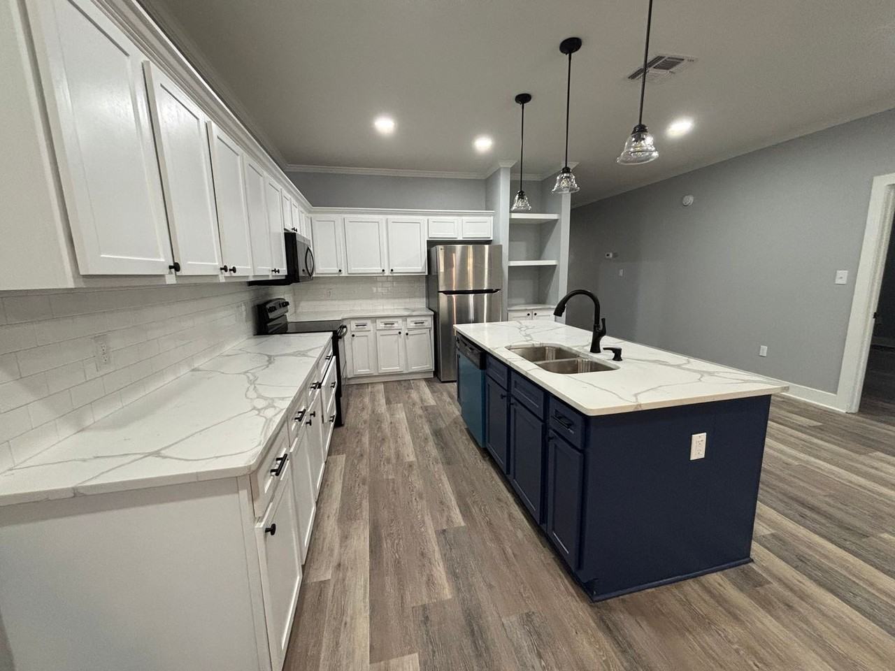 237 Washington St - Photo 6 of 39