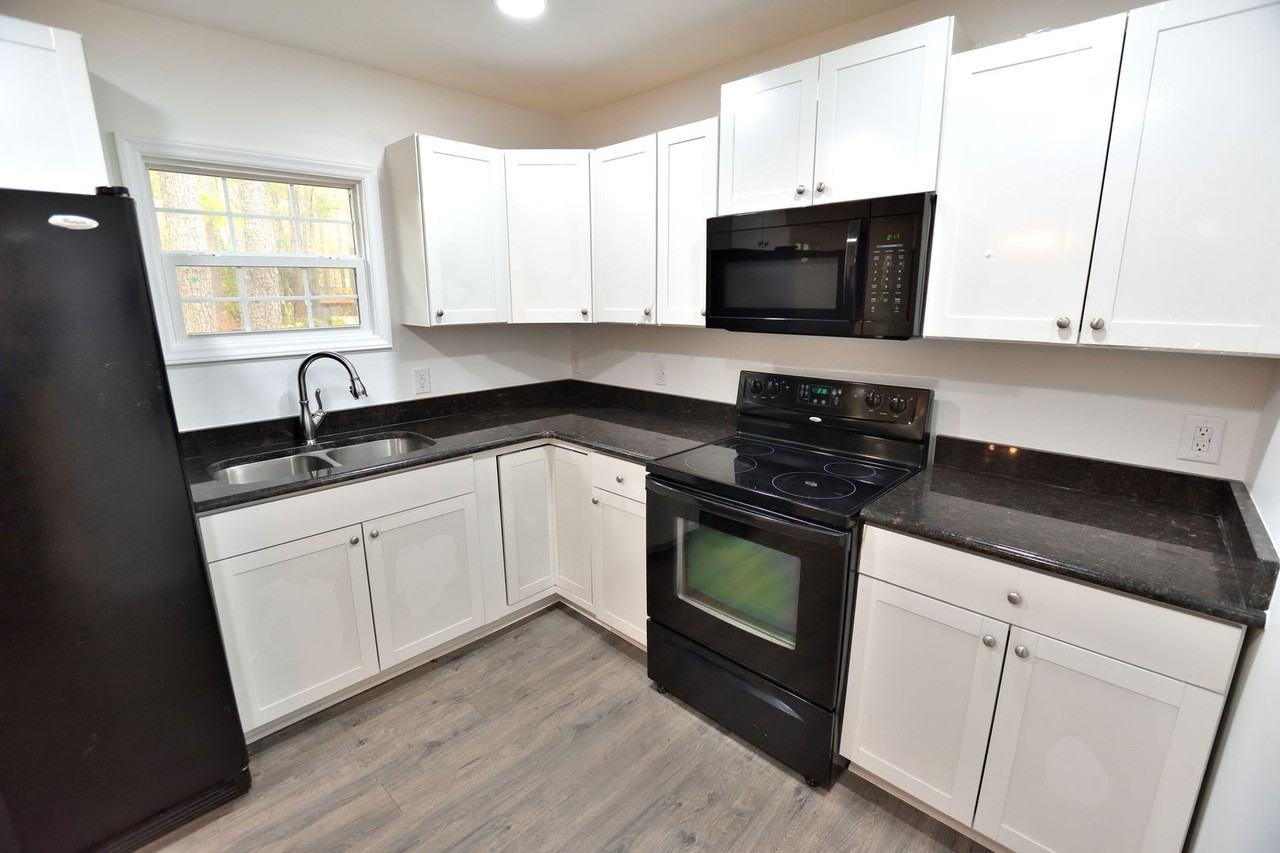 1709 Fountain Street - Photo 5 of 11