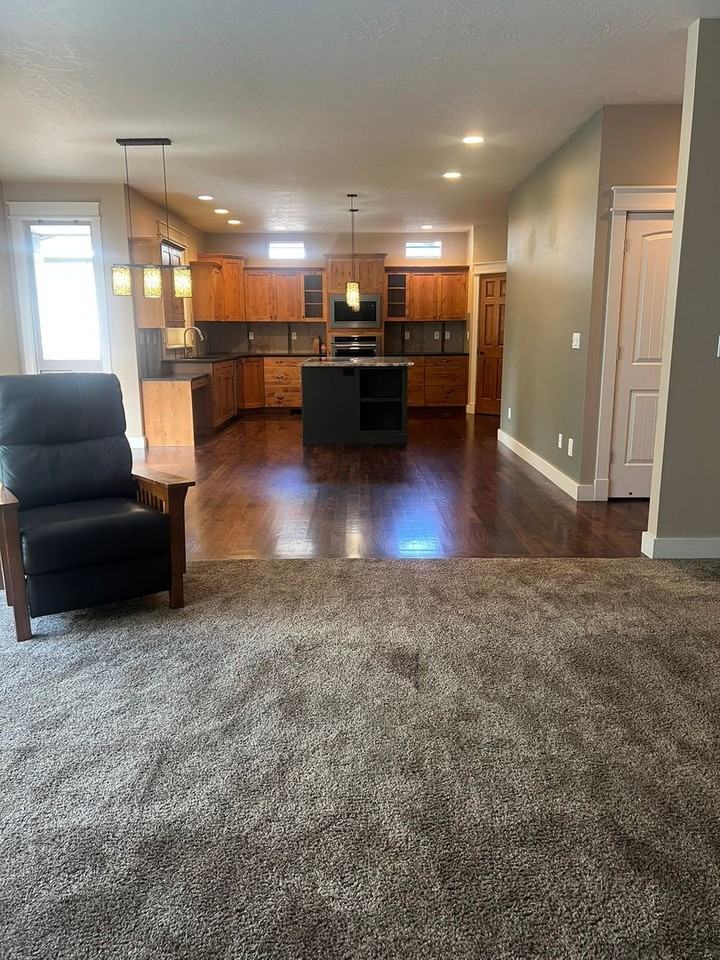 475 S Thornwood Way - Photo 7 of 20