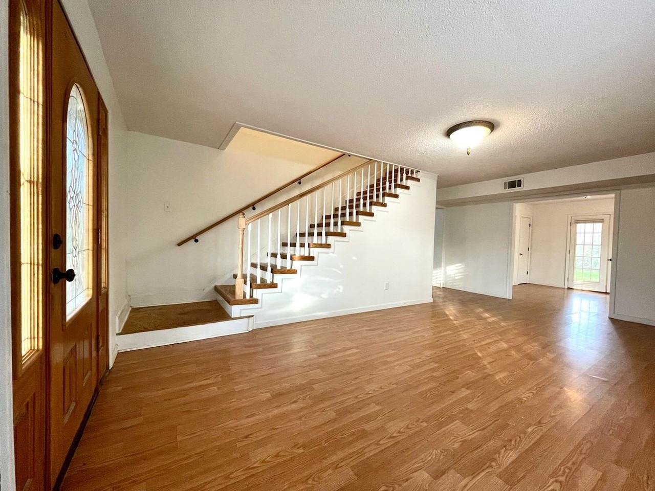 2212 Highway 145 - Photo 2 of 23