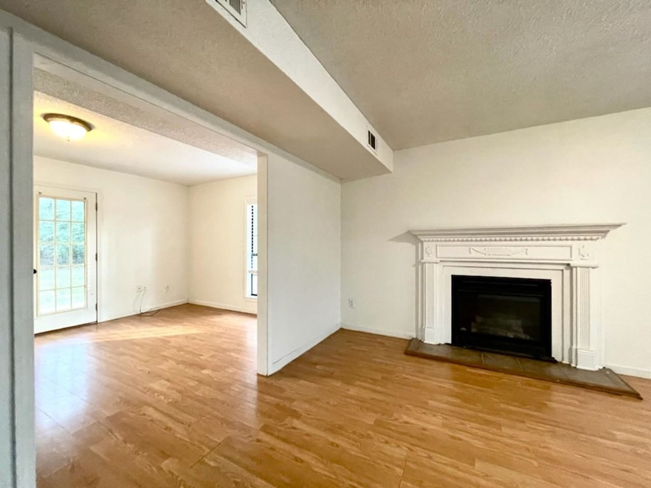 2212 Highway 145 - Photo 4 of 23