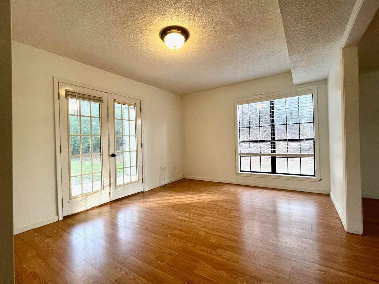 2212 Highway 145 - Photo 5 of 23