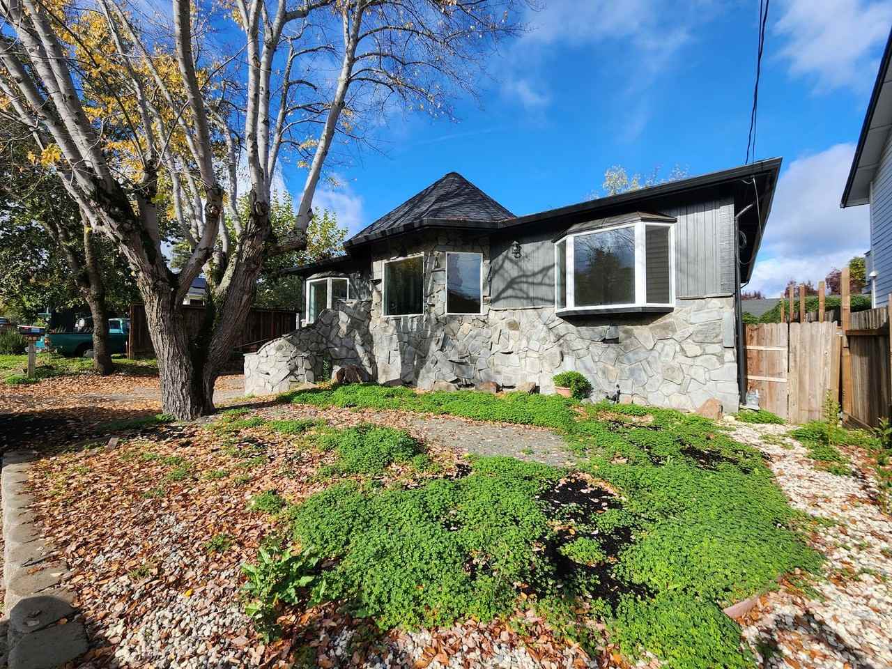 715 Boyes Blvd. - Photo 2 of 34