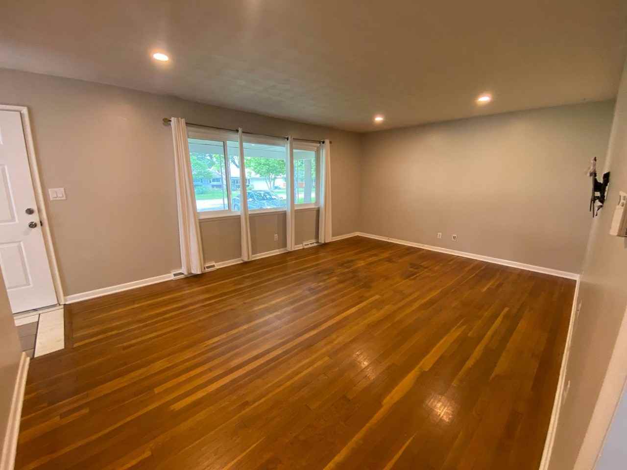 2663 E Stanford St - Photo 3 of 26