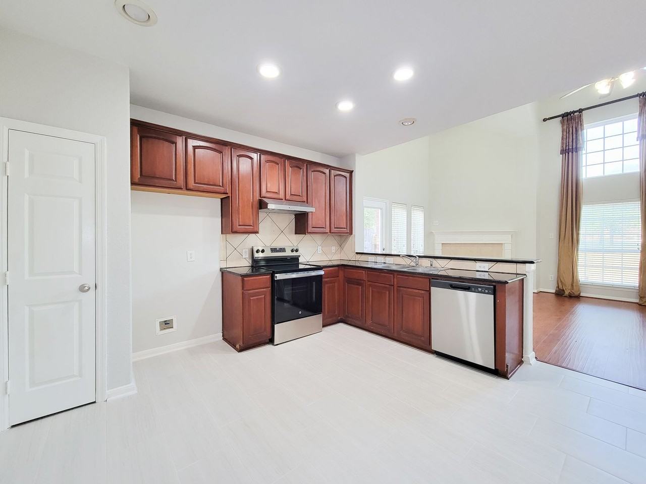 7243 Crimson Sky Dr - Photo 5 of 34