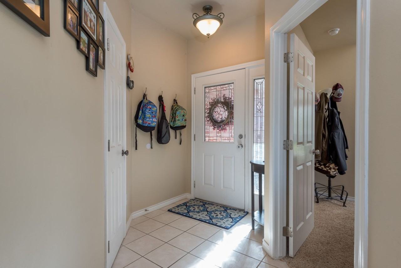 2388 Kendall Green Circle - Photo 3 of 15