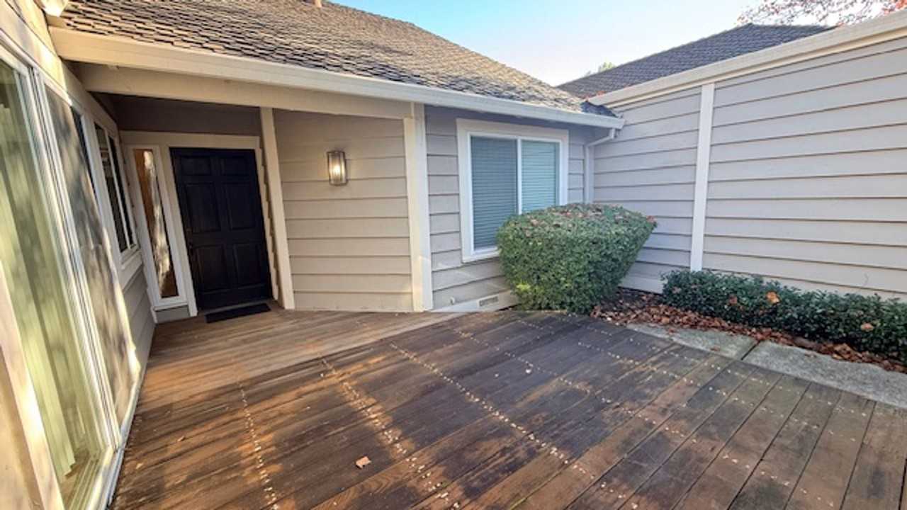 506 Silver Lake Dr - Photo 3 of 36