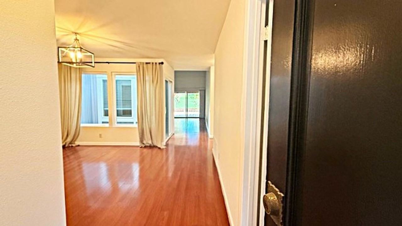 506 Silver Lake Dr - Photo 4 of 36