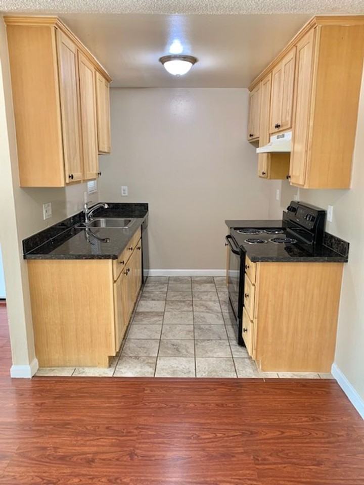 423 Gregory Street #30 - Photo 3 of 24