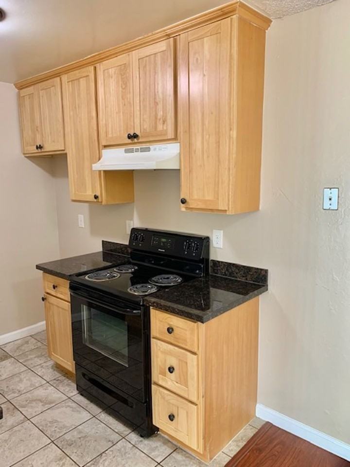 423 Gregory Street #30 - Photo 5 of 24