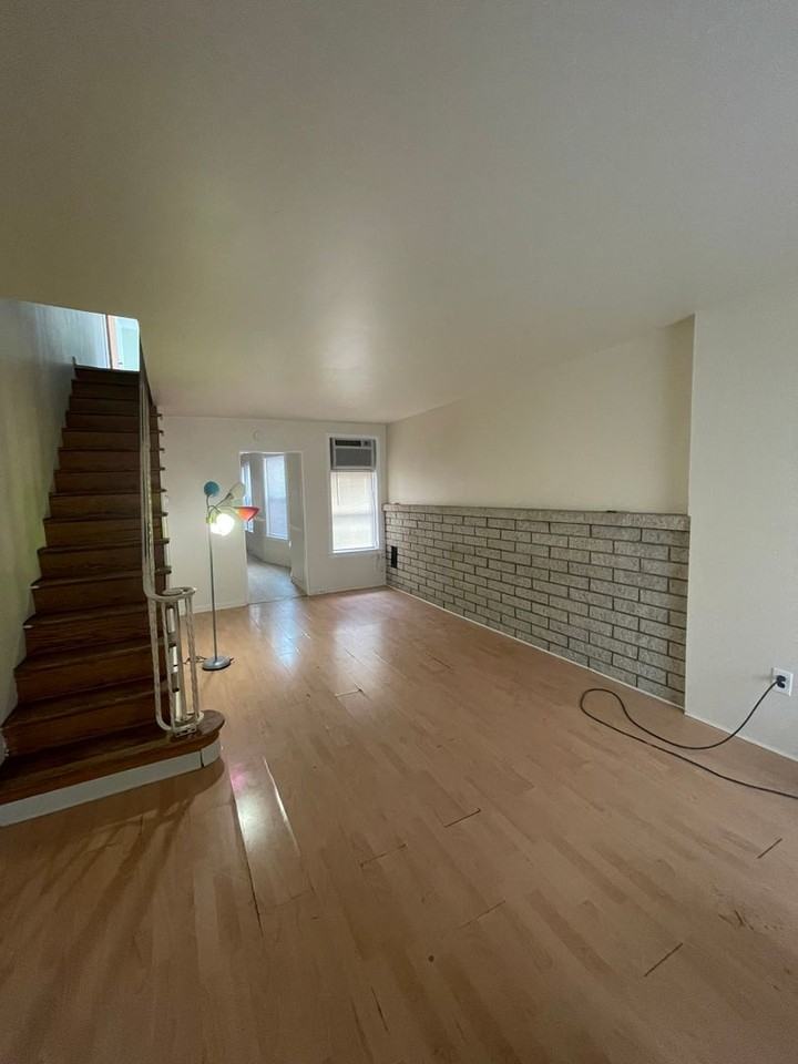 1024 Church St - Photo 2 of 16