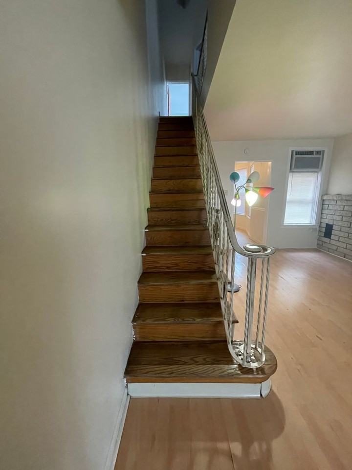 1024 Church St - Photo 6 of 16