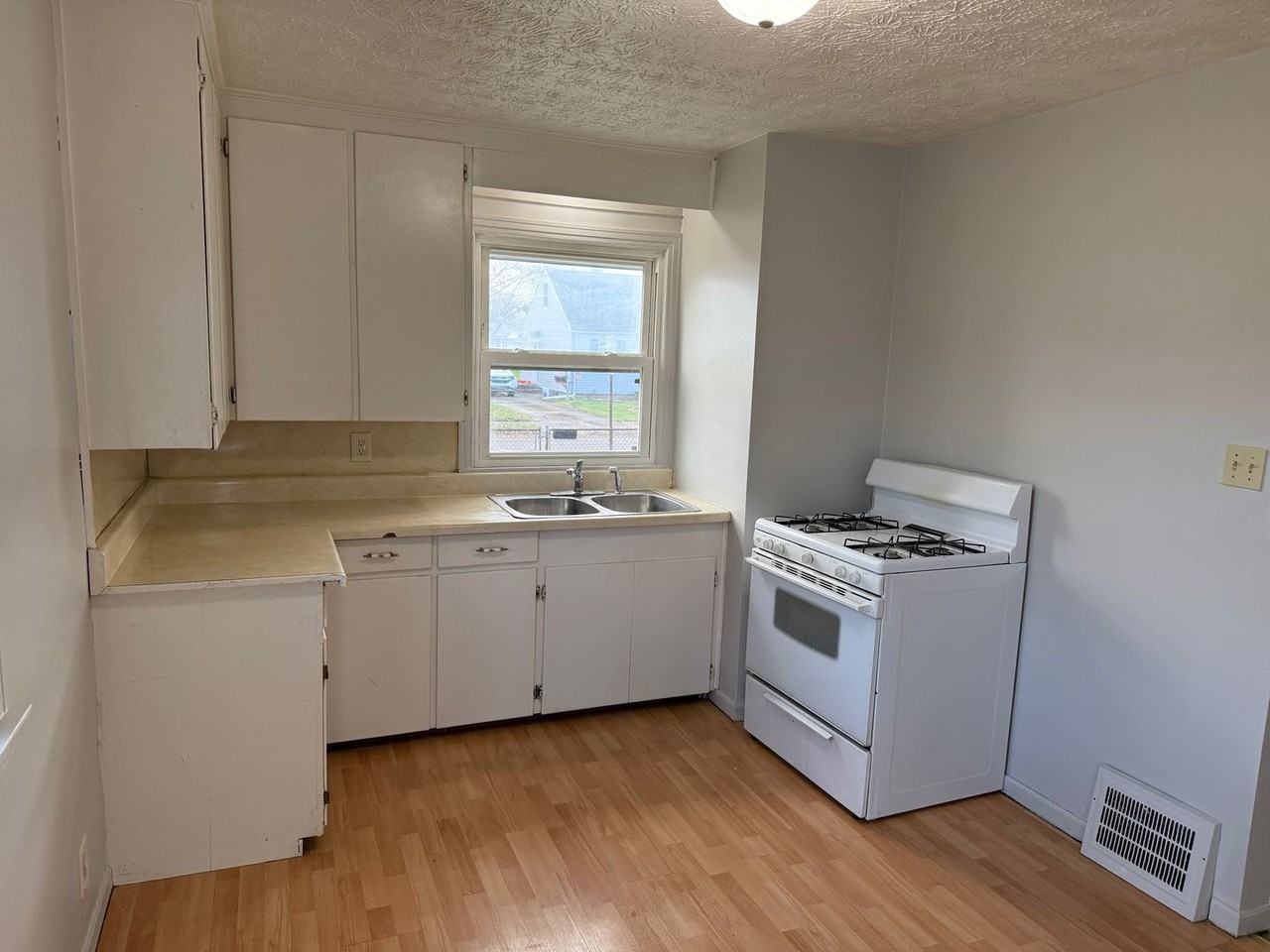 2833 Gilbert Avenue Northeast - Photo 2 of 10