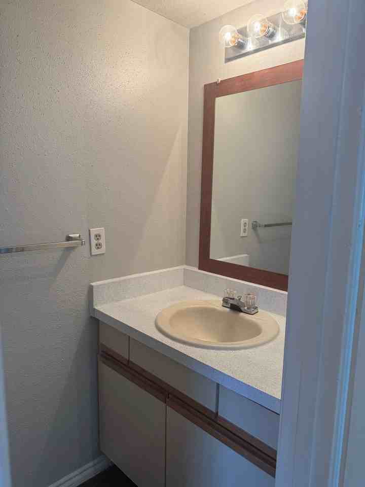 1802 River Crossing Circle - Photo 5 of 19