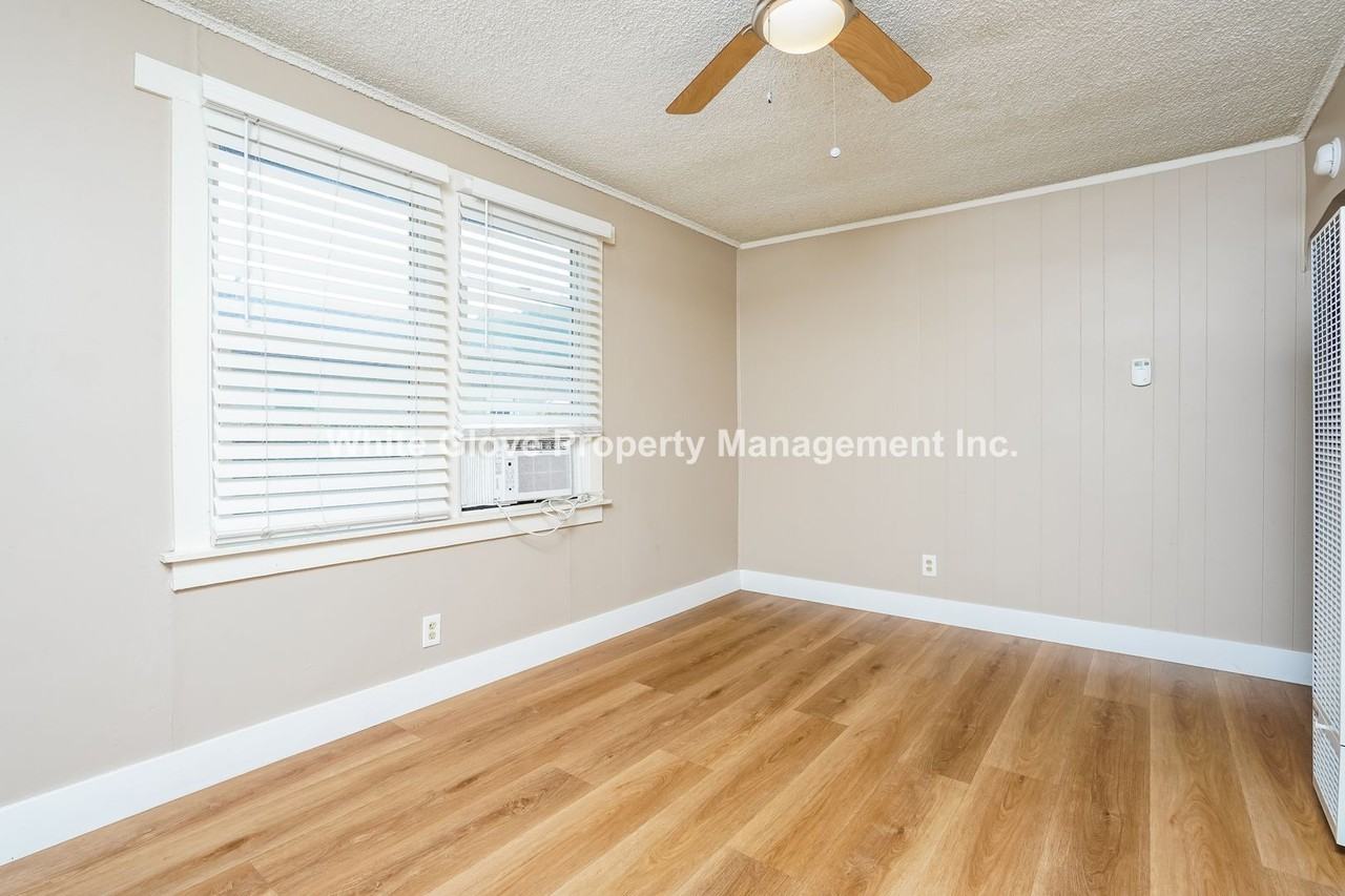 5392 Bishop St - Photo 4 of 11