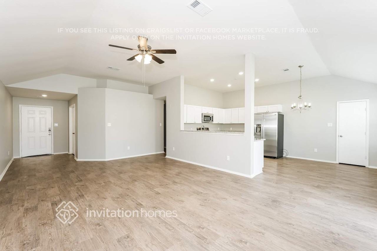 409 Heritage Dr - Photo 3 of 17