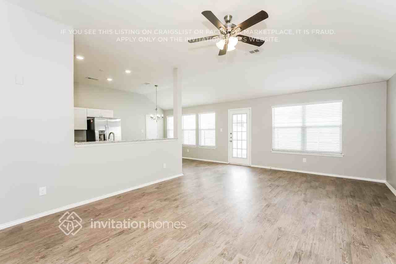 409 Heritage Dr - Photo 6 of 17