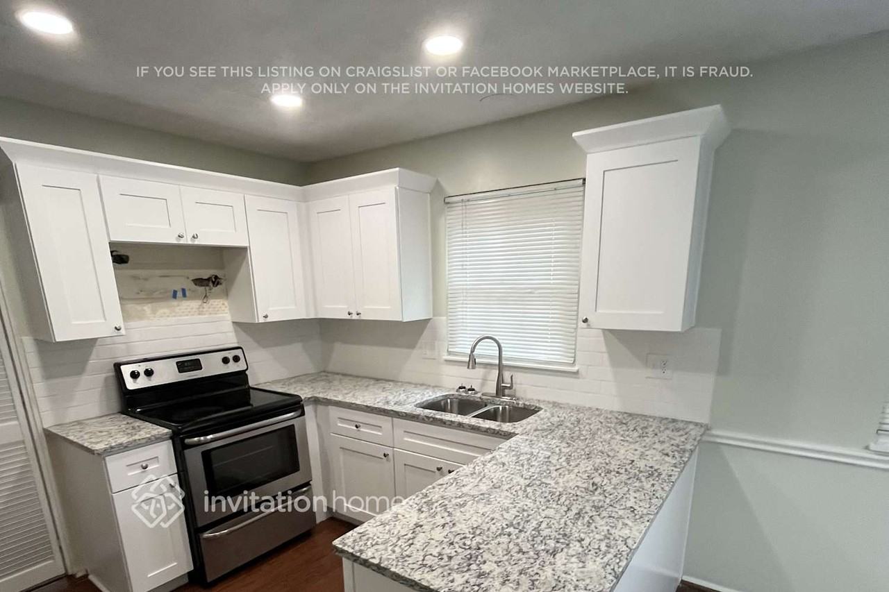 465 Sheringham Court - Photo 5 of 17