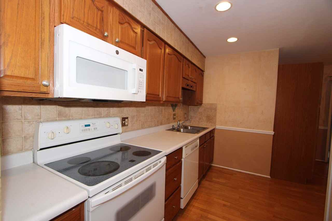 1184 Holz Ave - Photo 4 of 25