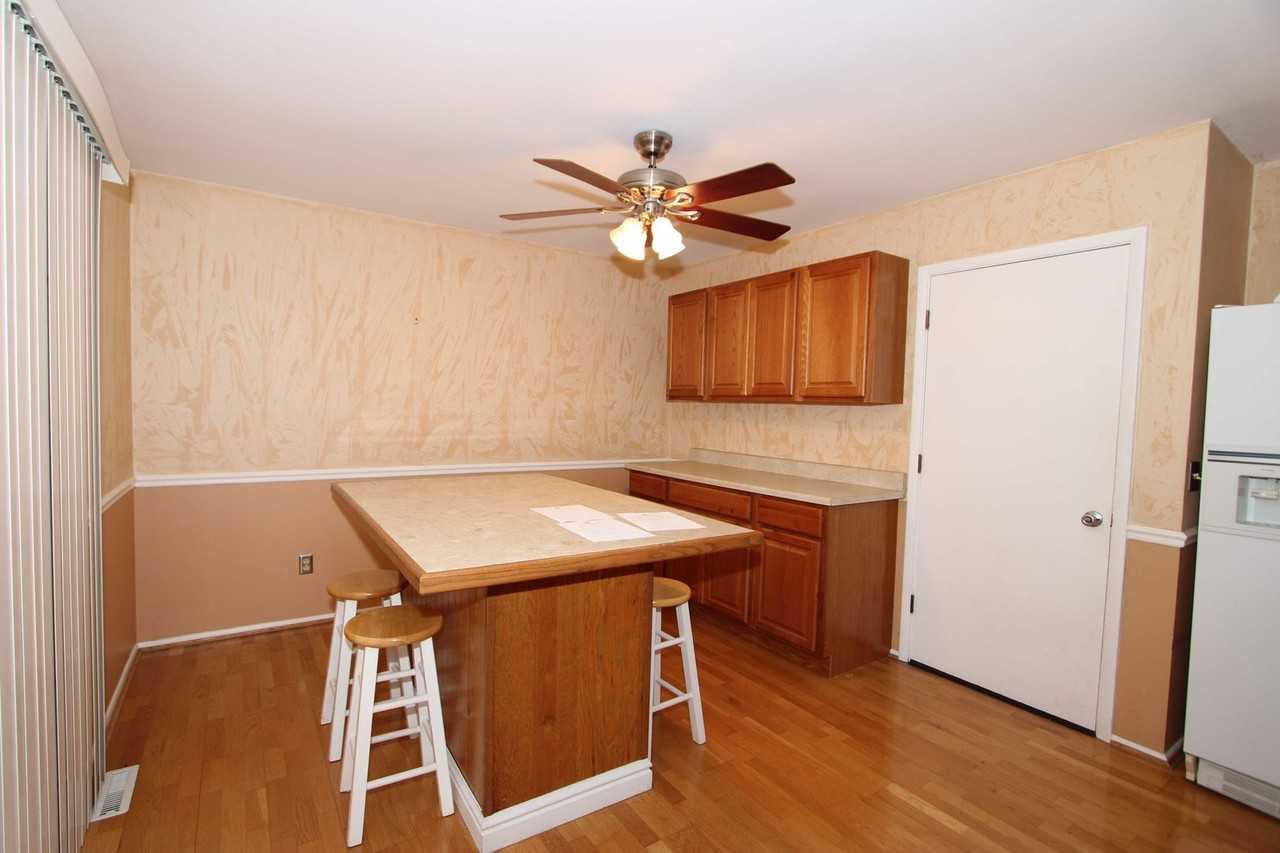 1184 Holz Ave - Photo 6 of 25