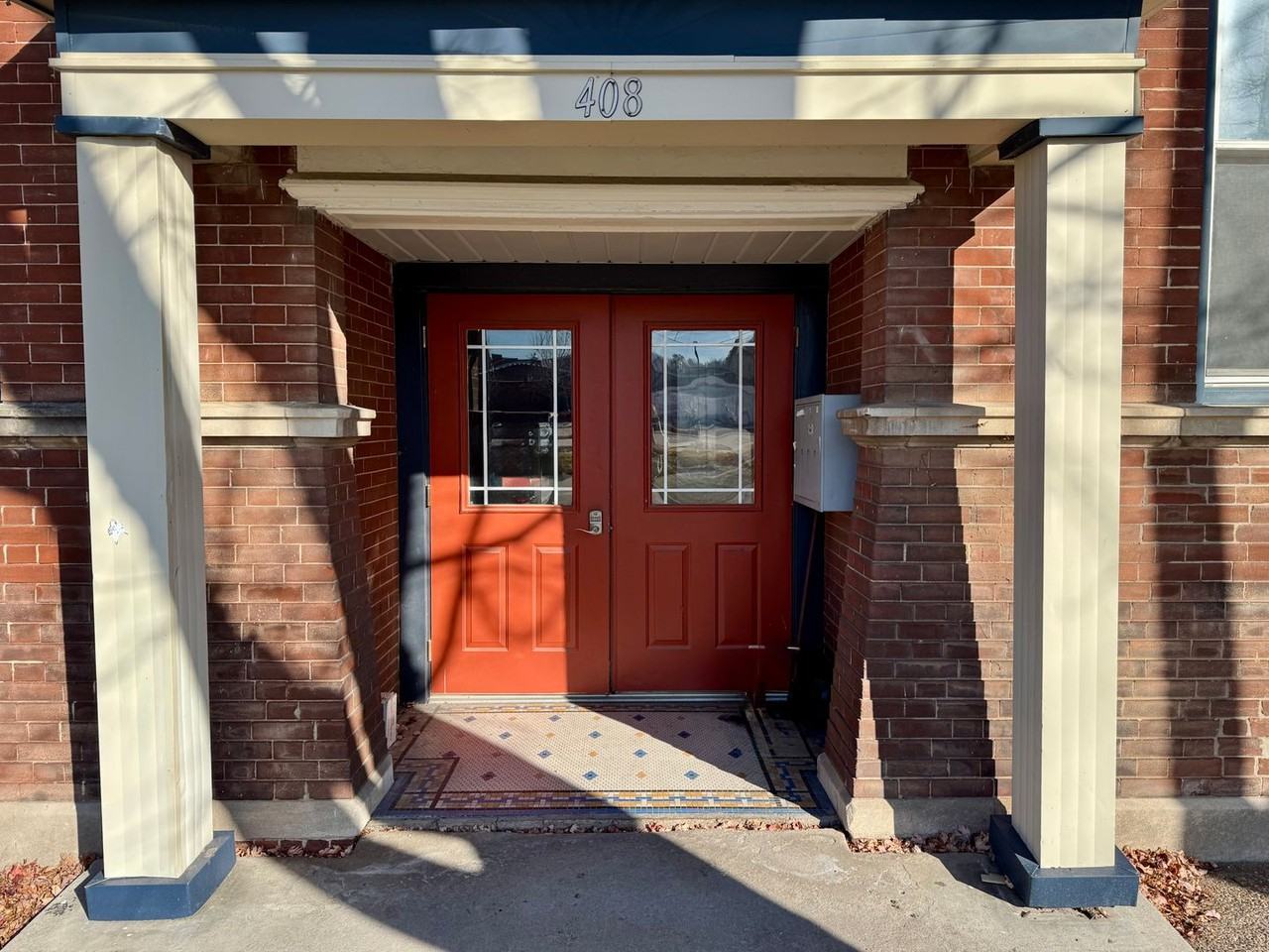 408 13th St #4 - Photo 2 of 18