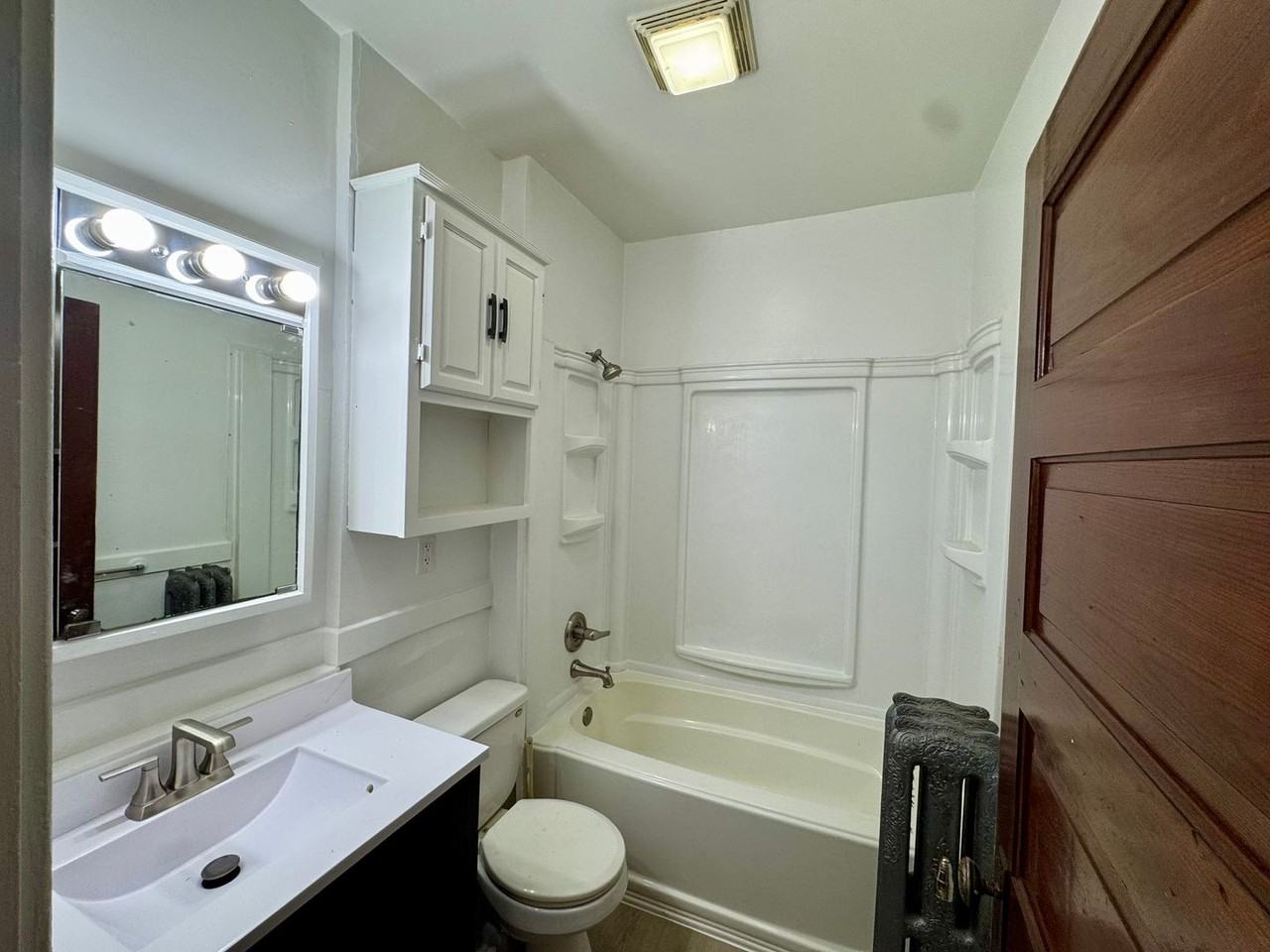 408 13th St #4 - Photo 4 of 18