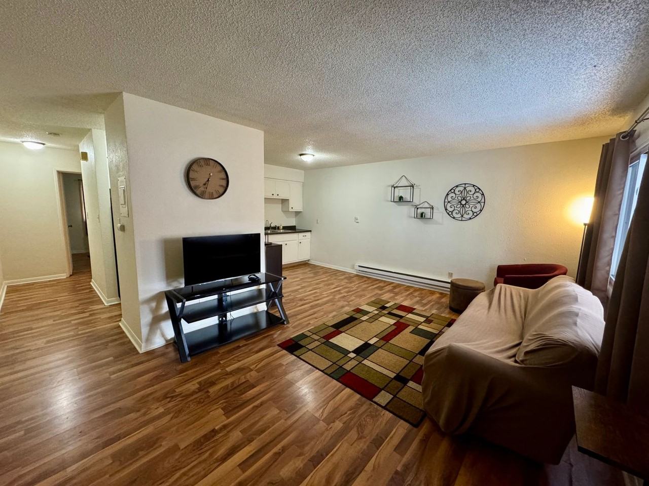 723 20th St #7 - Photo 3 of 14