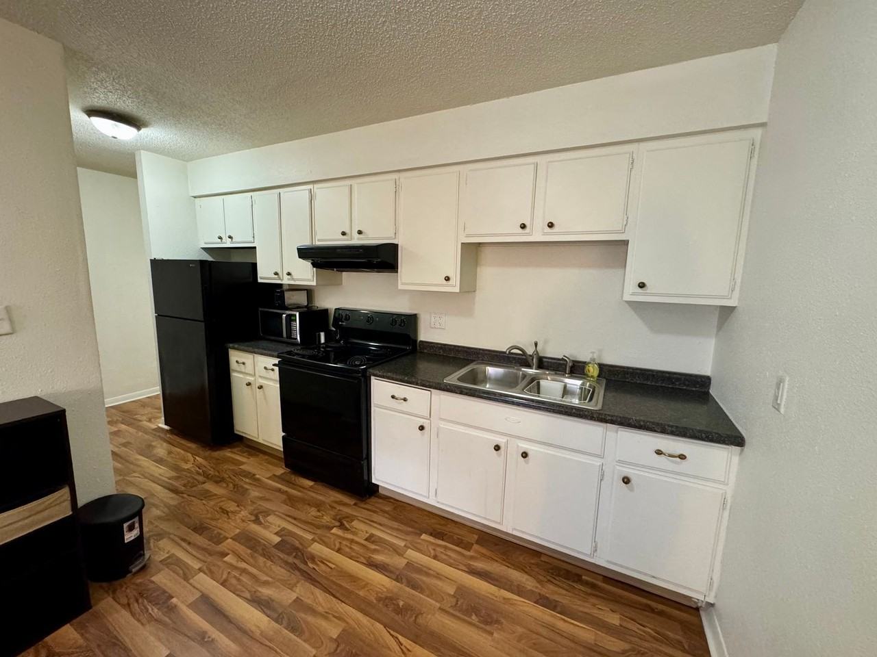 723 20th St #7 - Photo 5 of 14