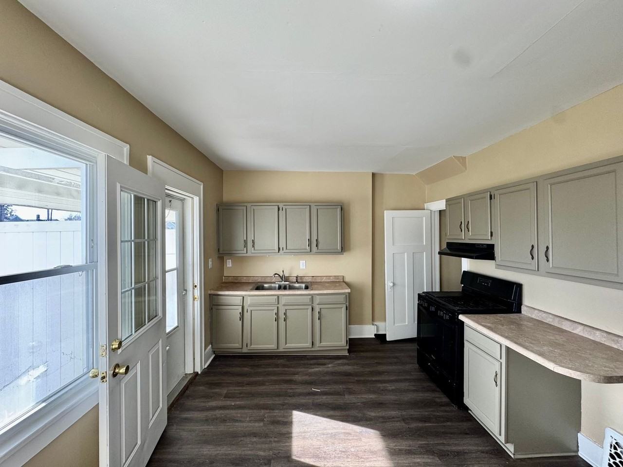 406 15th Ave - Photo 3 of 20