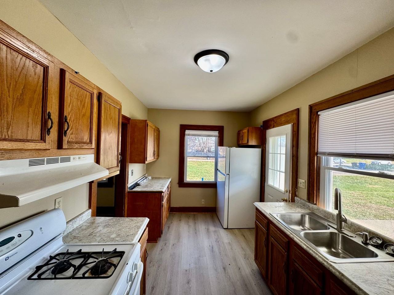 414 15th Ave - Photo 3 of 24