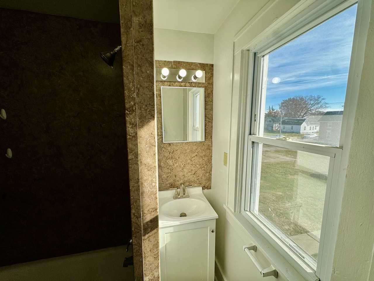 414 15th Ave - Photo 4 of 24