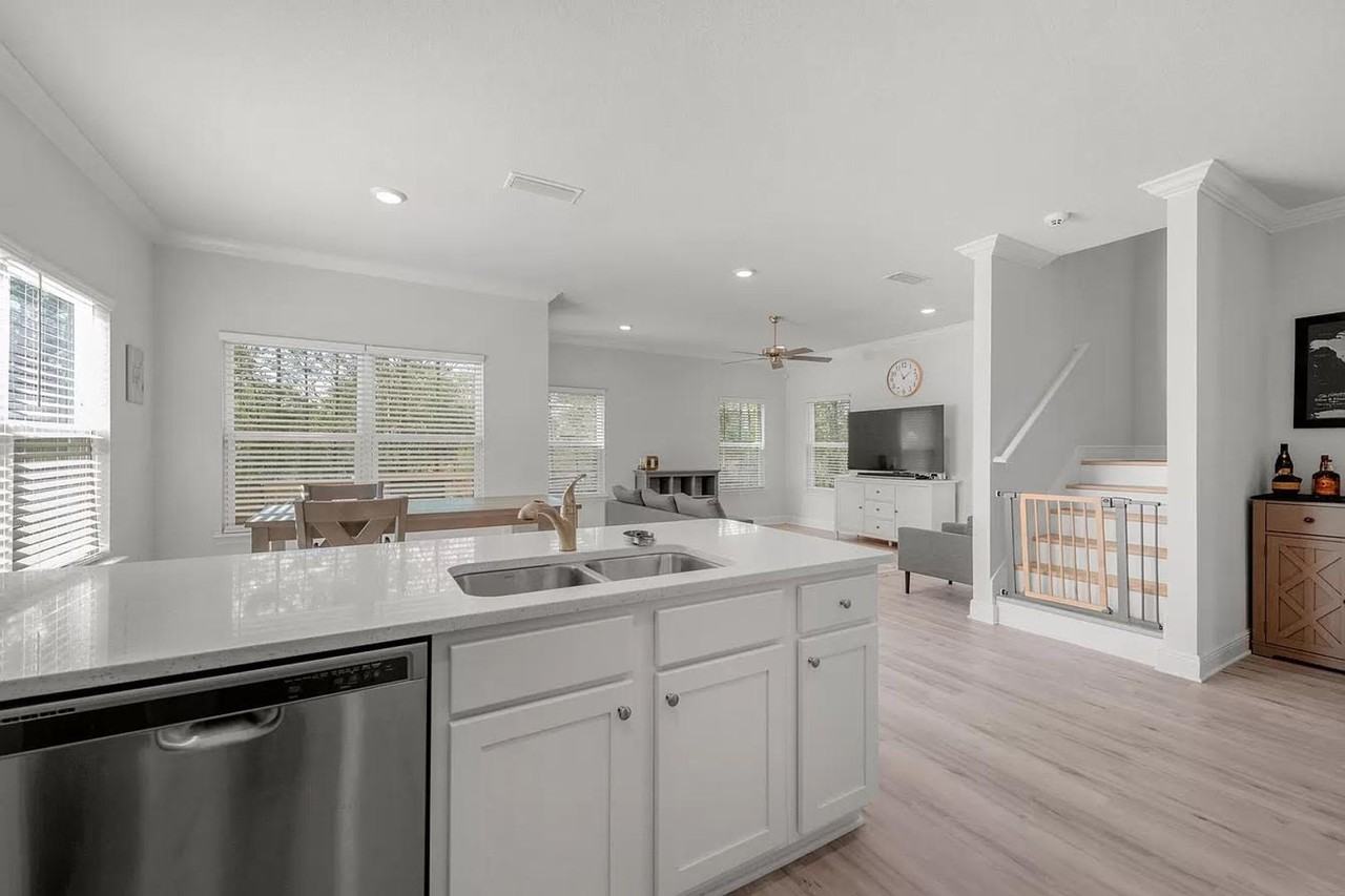 183 Hammock Oaks Boulevard - Photo 7 of 37