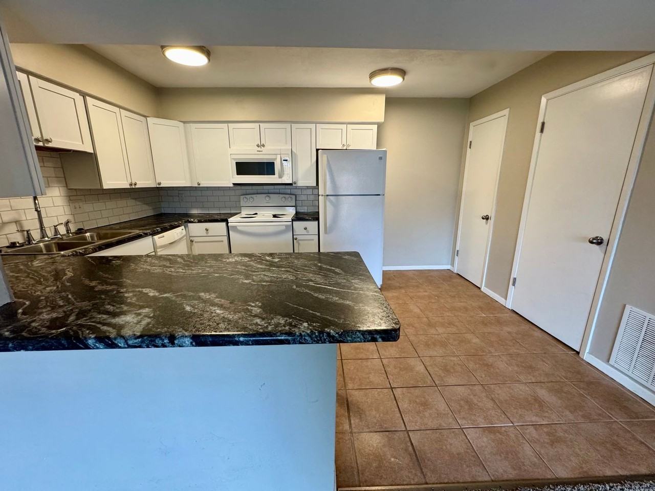 3021 4th St #5 - Photo 4 of 17