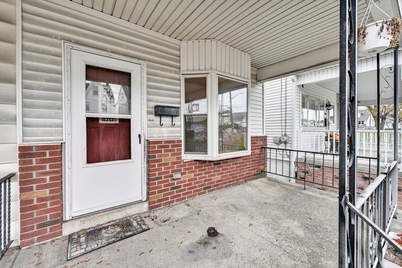 523 W Oak St - Photo 4 of 25