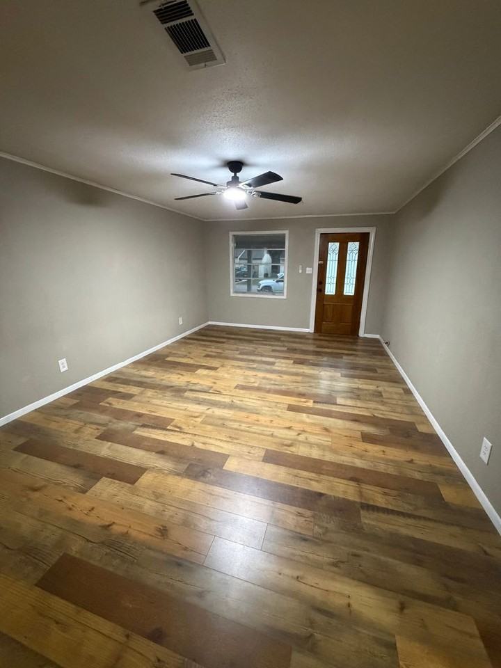 3100 Boyd Avenue - Photo 3 of 18