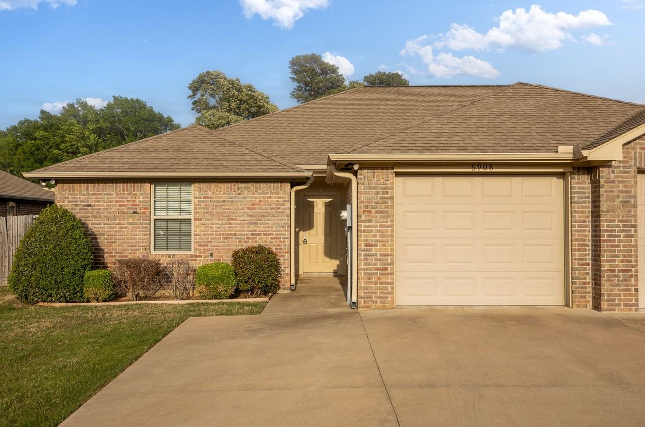 6814 County Road 1215