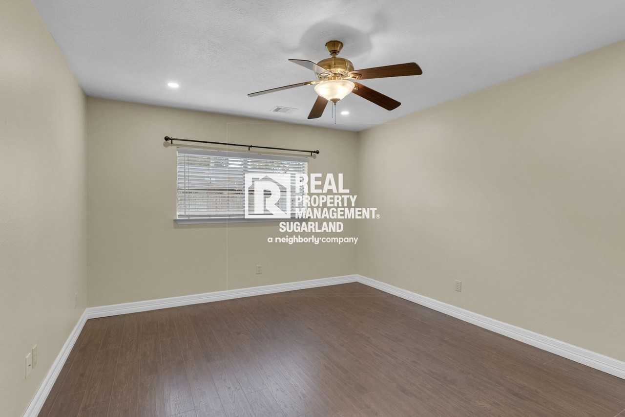 19302 Wildoats Dr - Photo 4 of 29