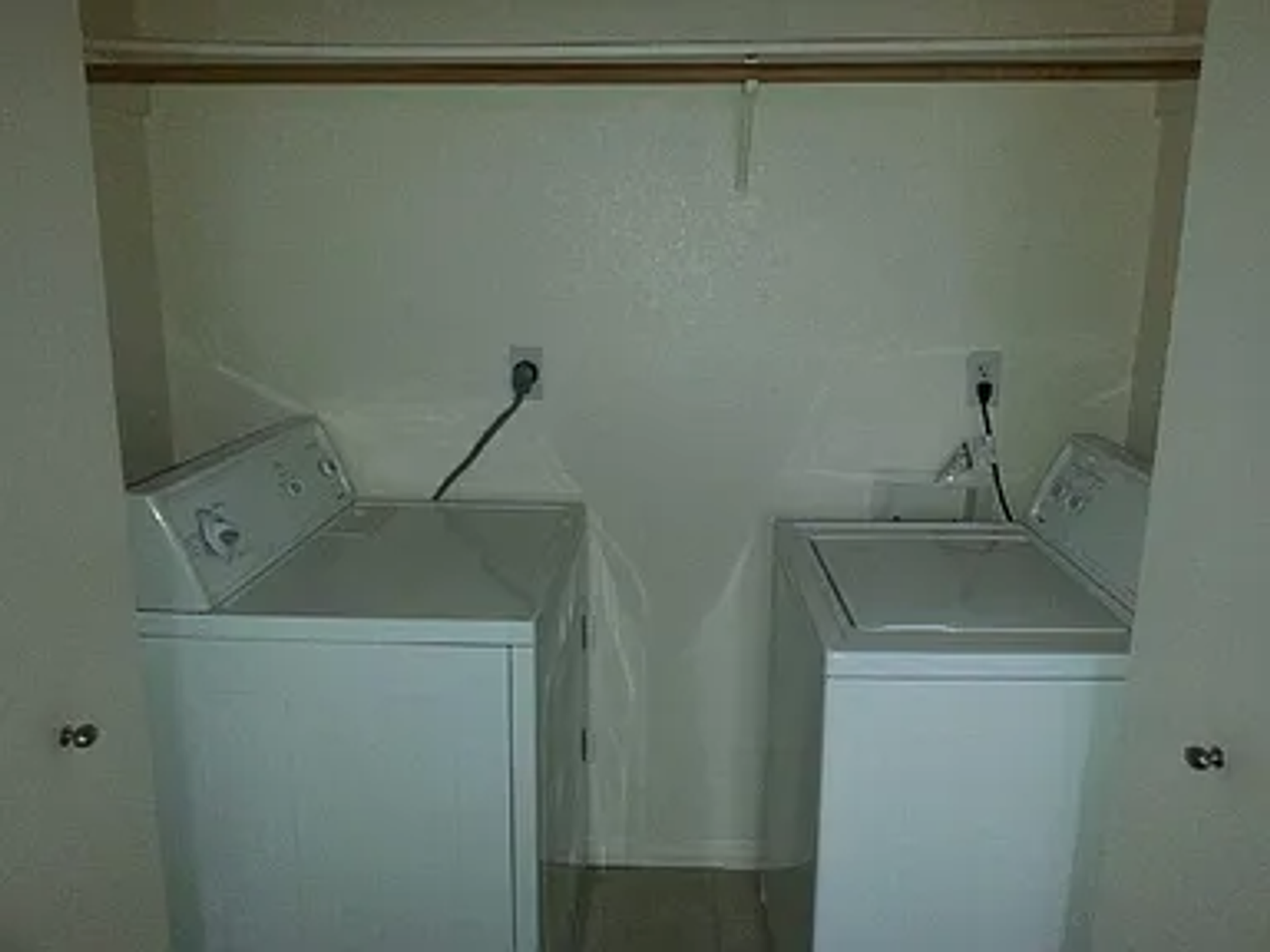 Alpine Apartments - Photo 4 of 8