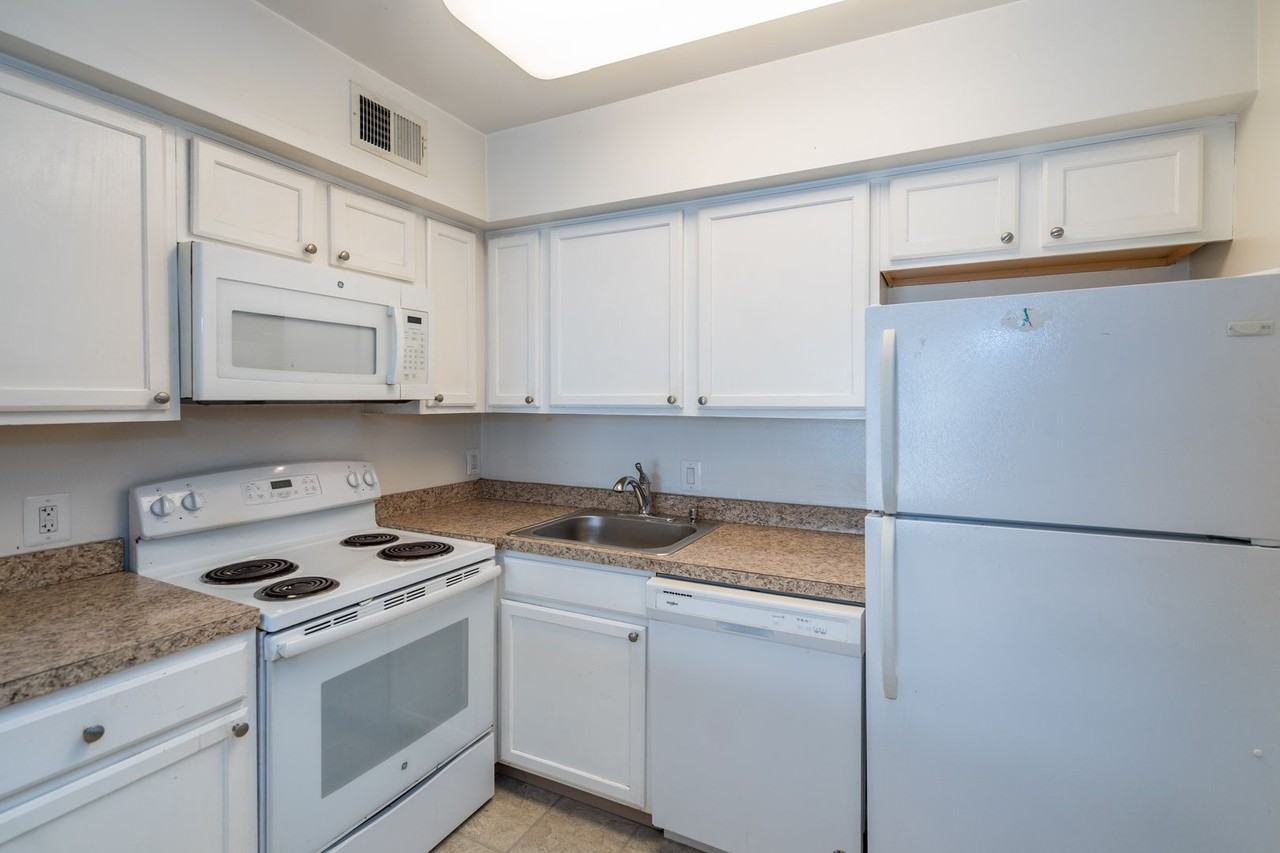 The Mason at Chevy Chase - Photo 2 of 15