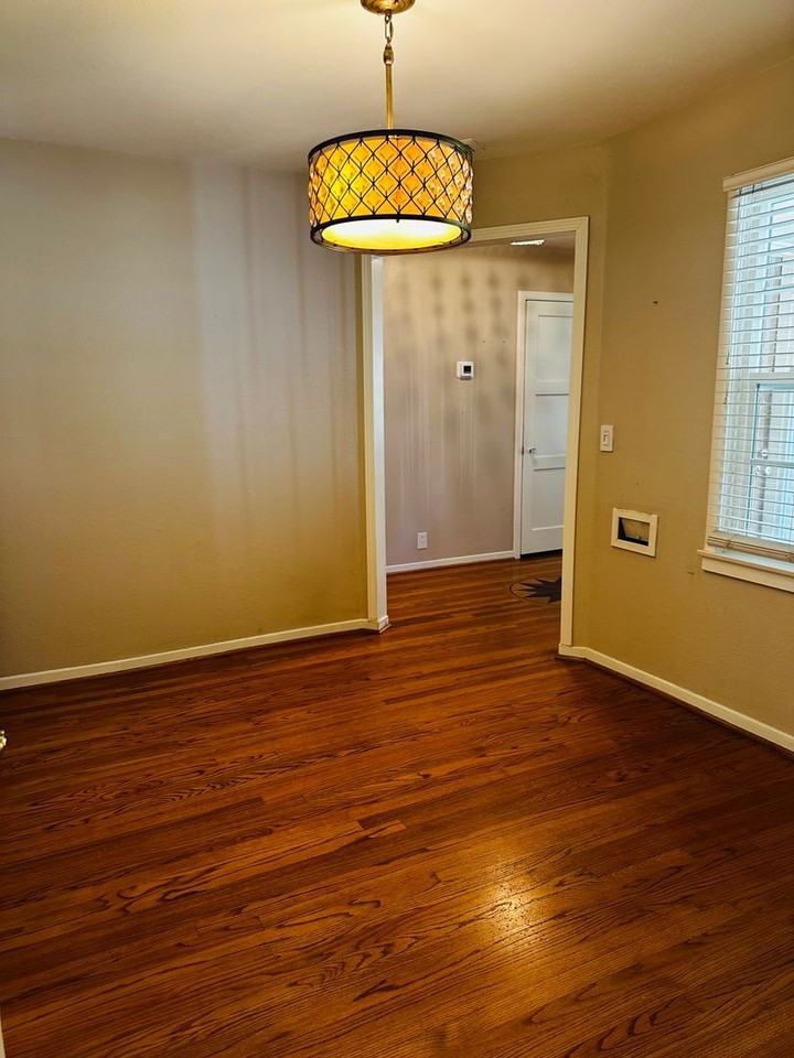 2120 Irvin Way - Photo 3 of 10