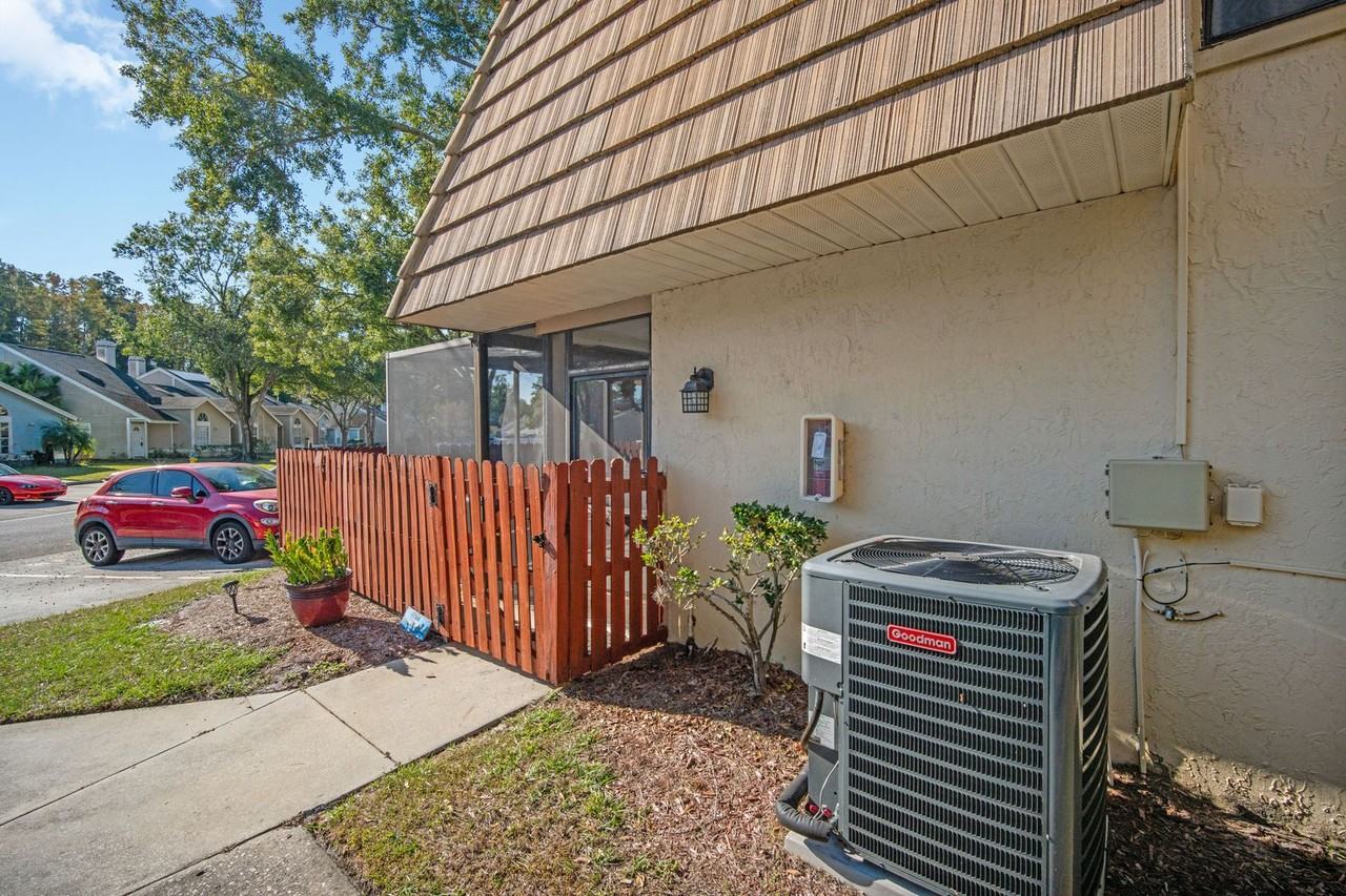 12738 Wood Trail Blvd - Photo 2 of 27