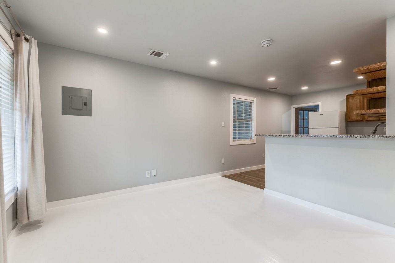 808 Nw 20th St - Photo 7 of 25