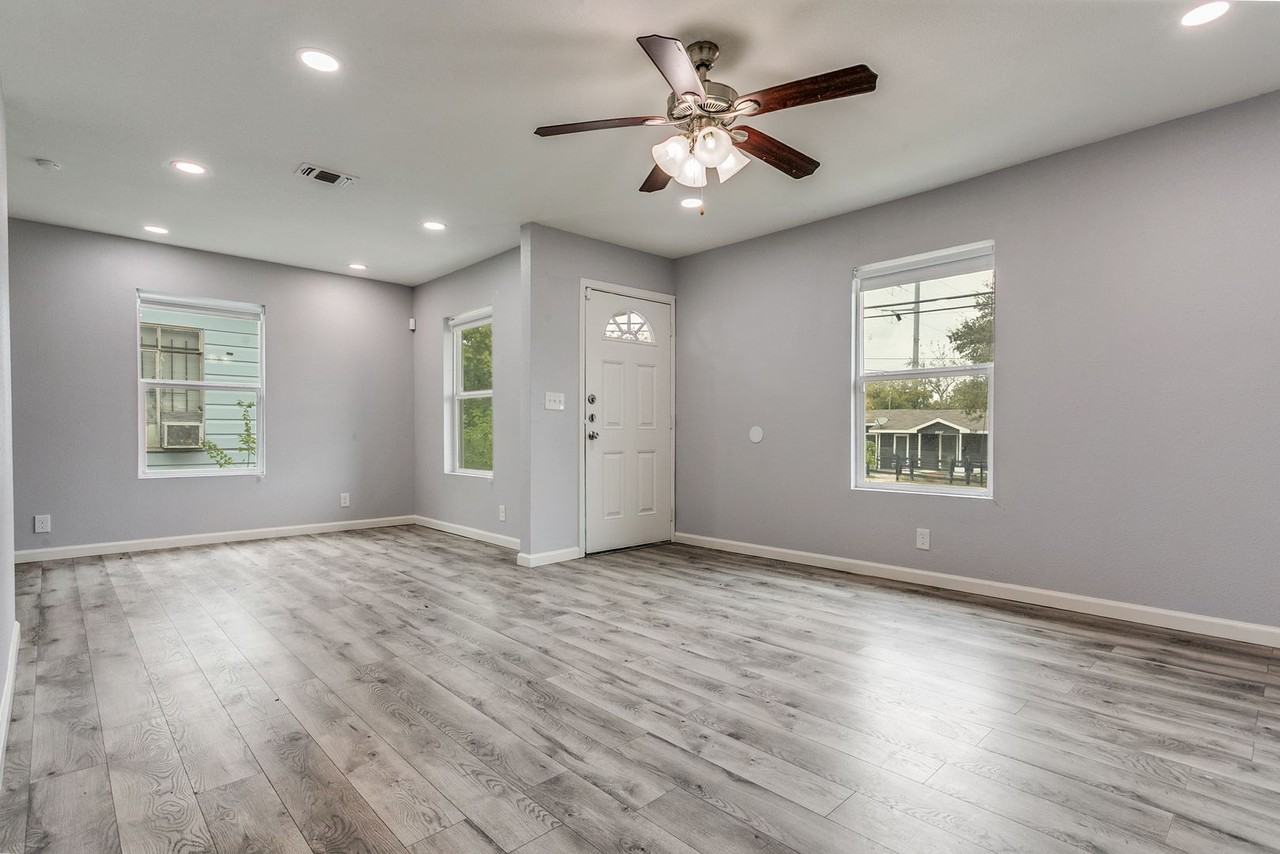 2010 Lamar Street - Photo 4 of 25