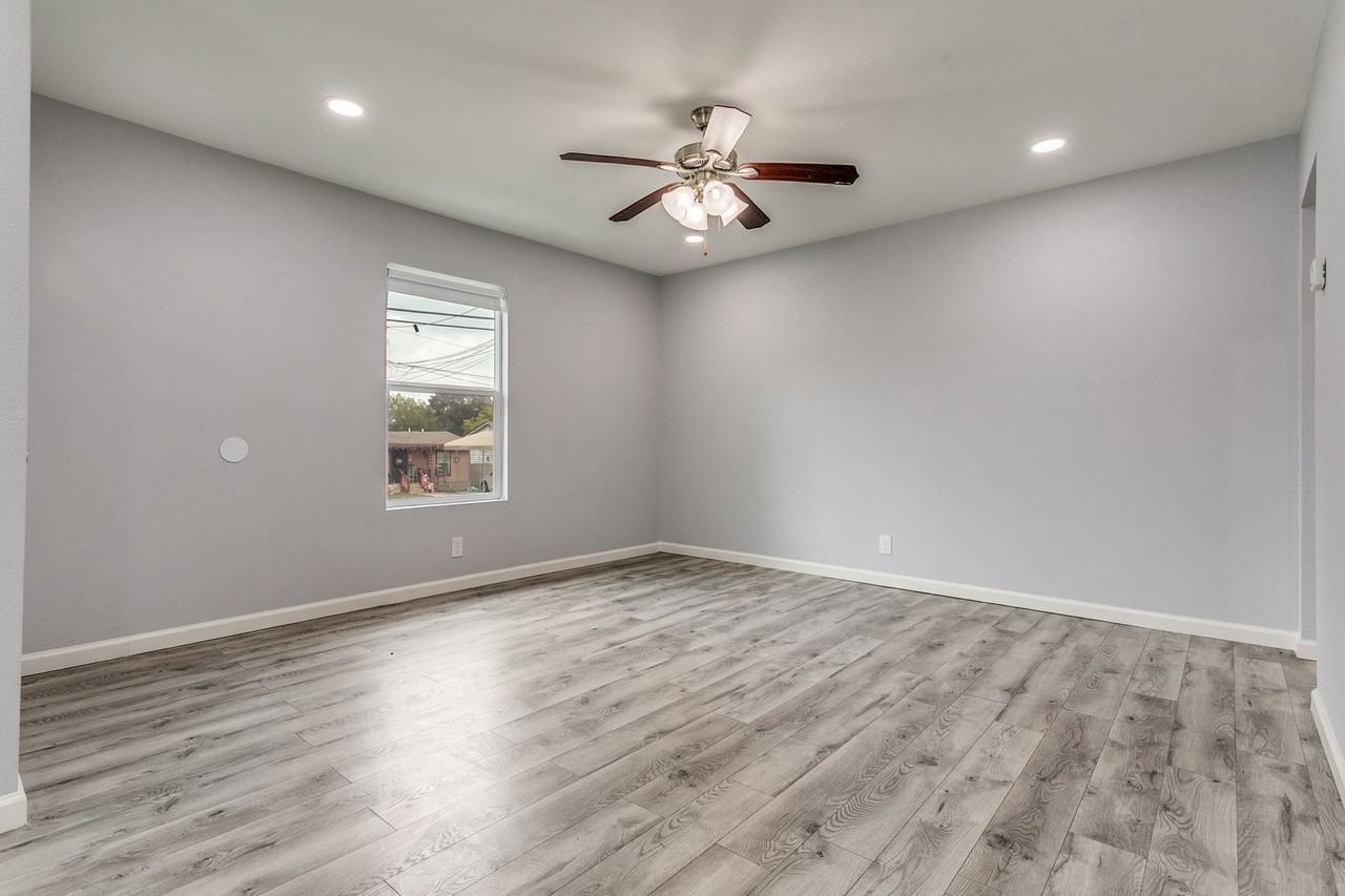 2010 Lamar Street - Photo 5 of 25