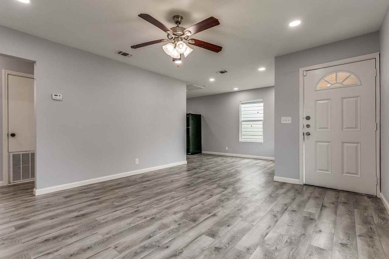 2010 Lamar Street - Photo 7 of 25